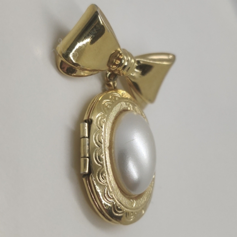 Victorian Revival dangling locket brooch - Picture 3 of 7